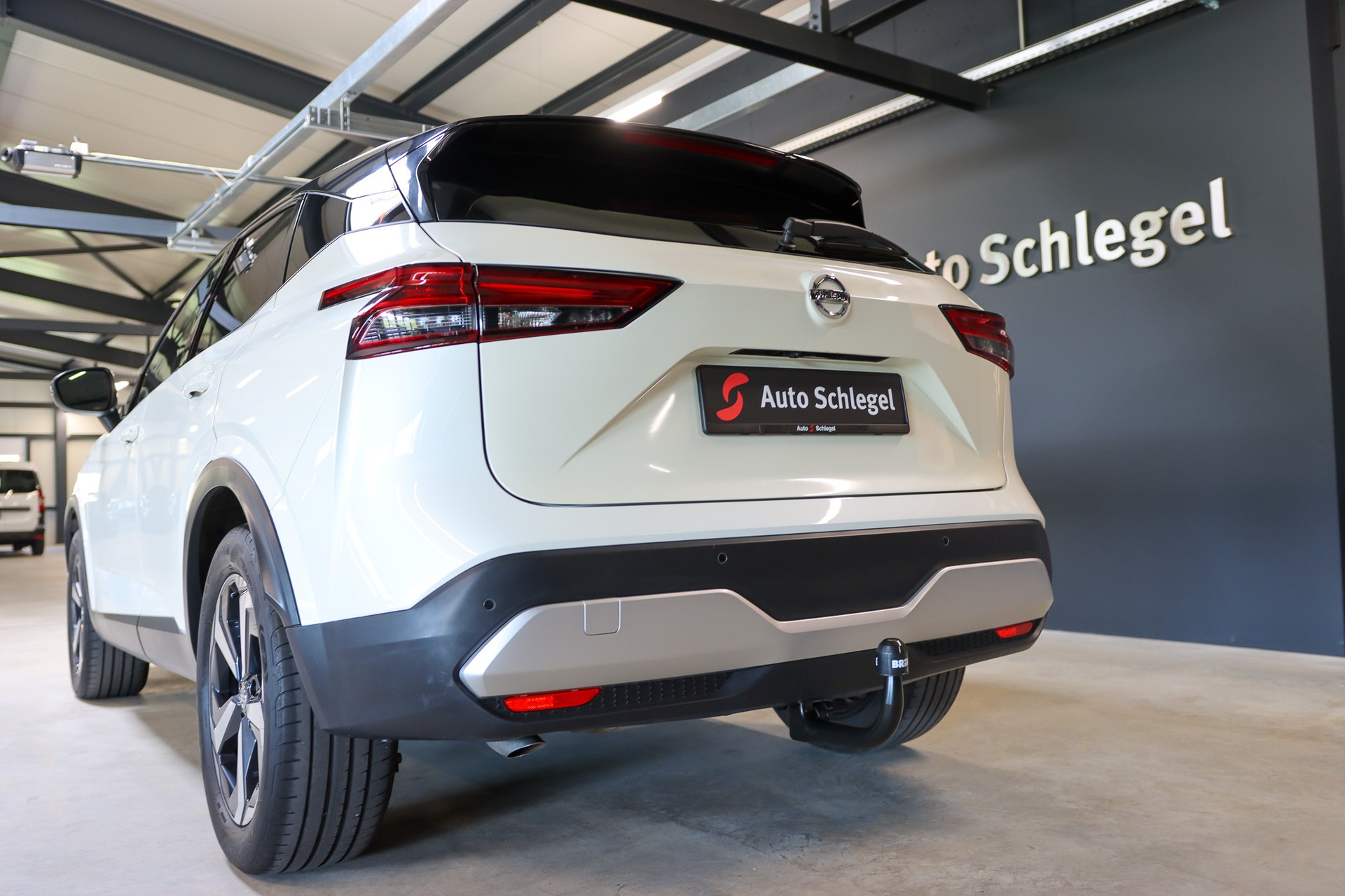 NISSAN Qashqai 1.3 DIG-T MHEV Premiere Edition Xtronic-image-8