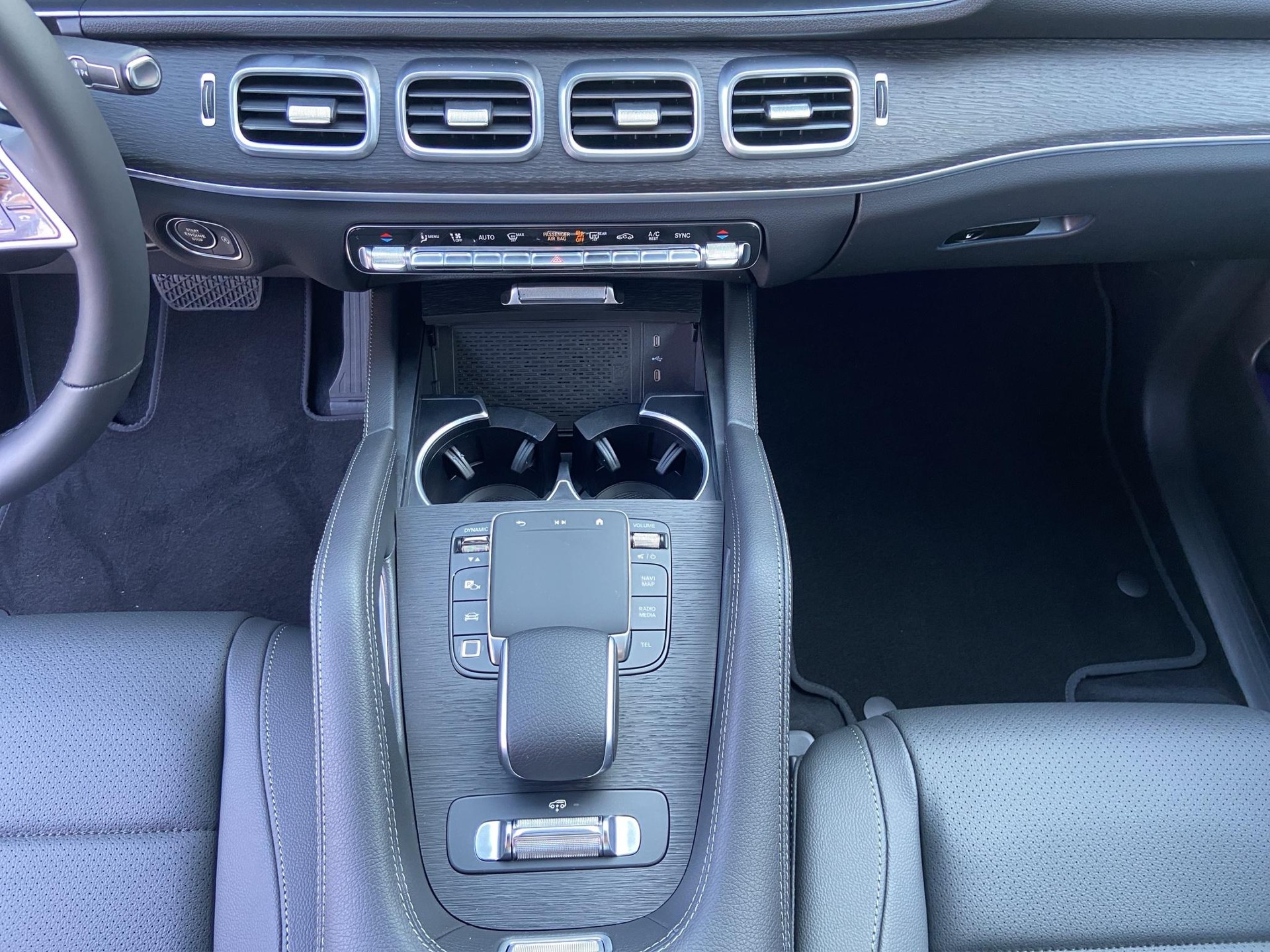MERCEDES-BENZ GLE 300 d AMG Line 4matic-image-13