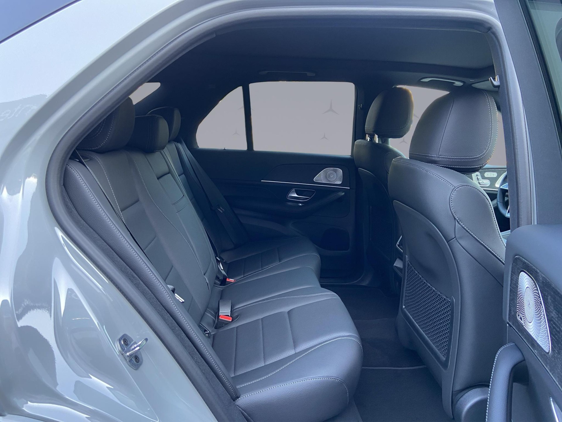 MERCEDES-BENZ GLE 300 d AMG Line 4matic-image-16
