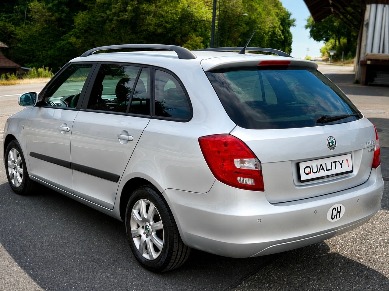 SKODA Fabia 1.2 TSI Family-image-4