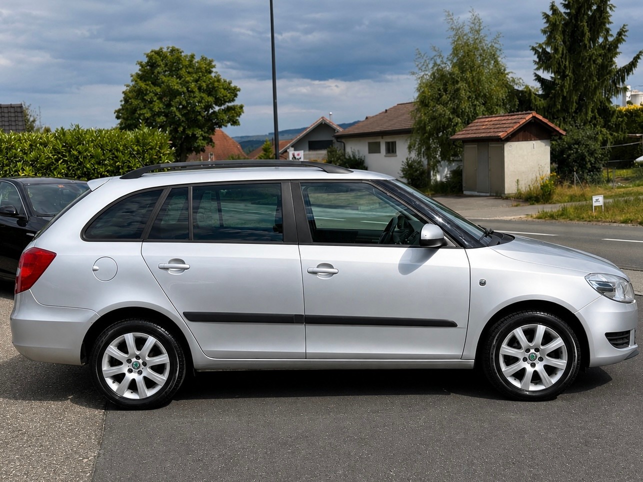 SKODA Fabia 1.2 TSI Family-image-1