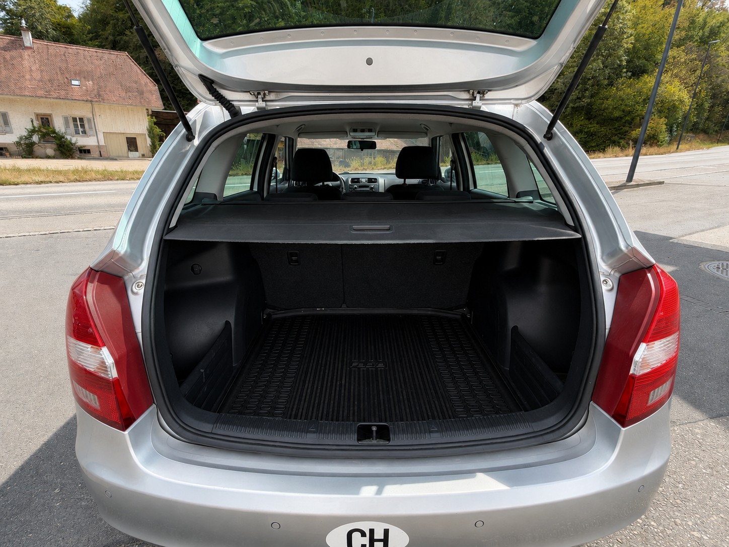 SKODA Fabia 1.2 TSI Family-image-13