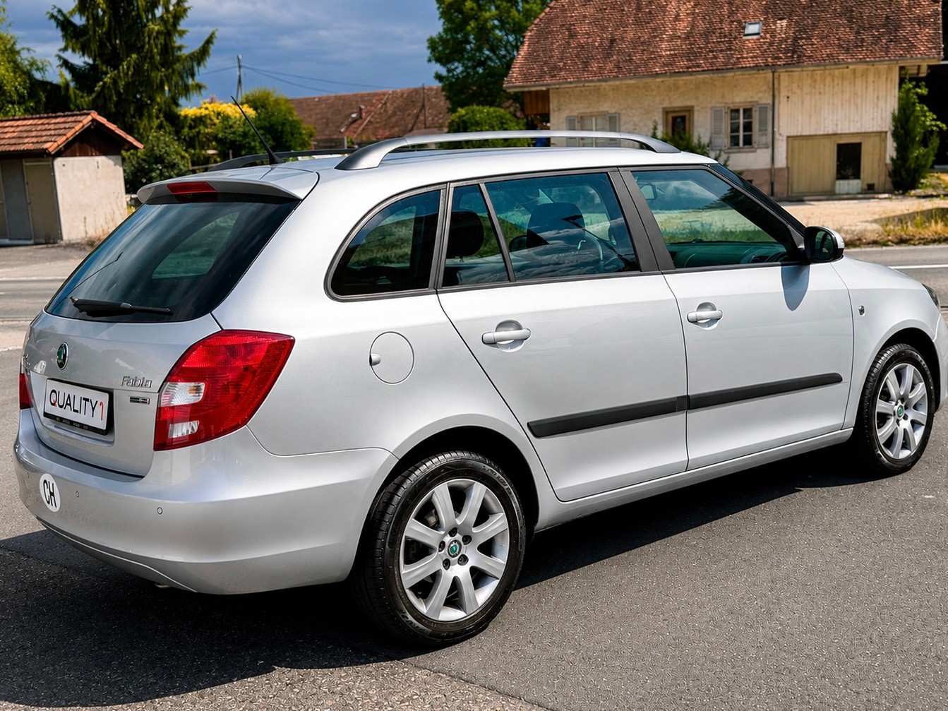 SKODA Fabia 1.2 TSI Family-image-2