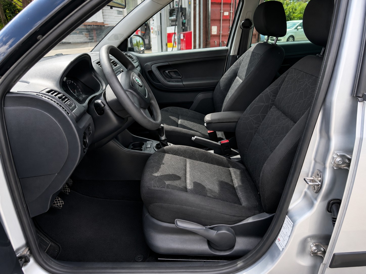 SKODA Fabia 1.2 TSI Family-image-9
