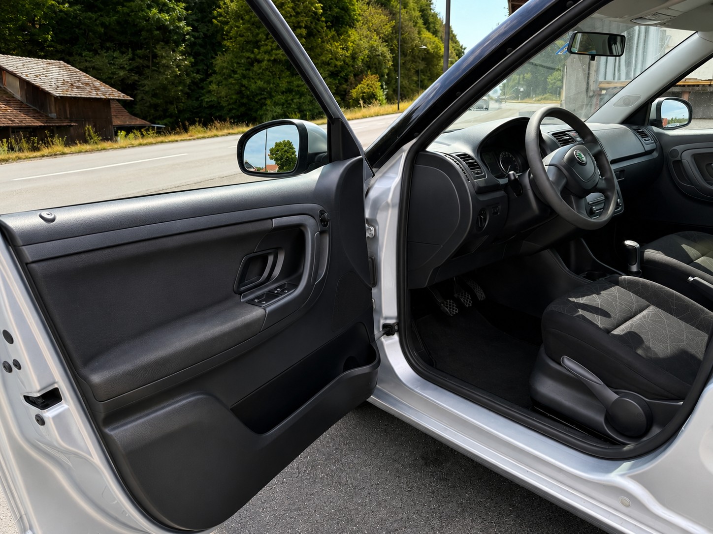 SKODA Fabia 1.2 TSI Family-image-8