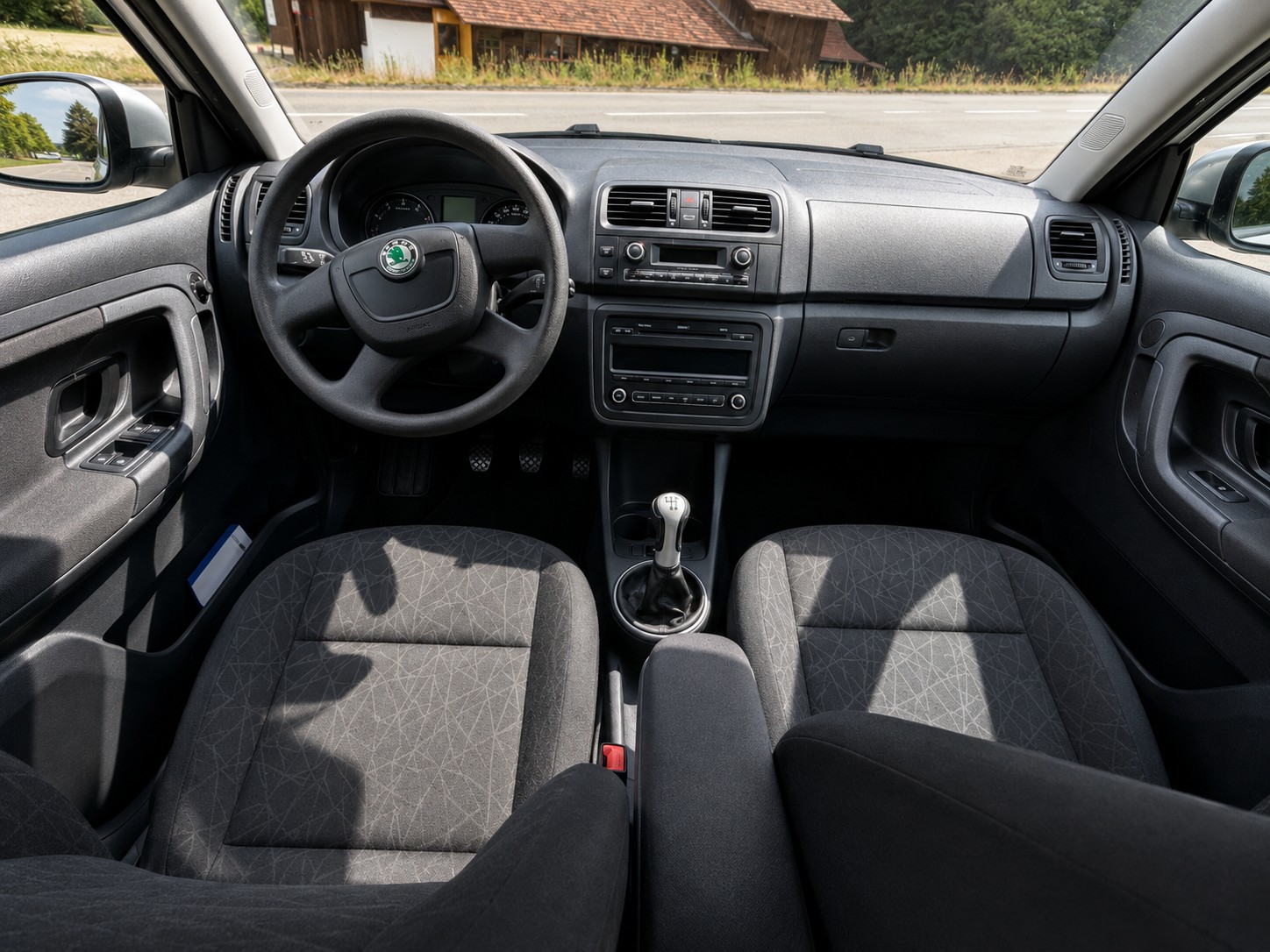 SKODA Fabia 1.2 TSI Family-image-11