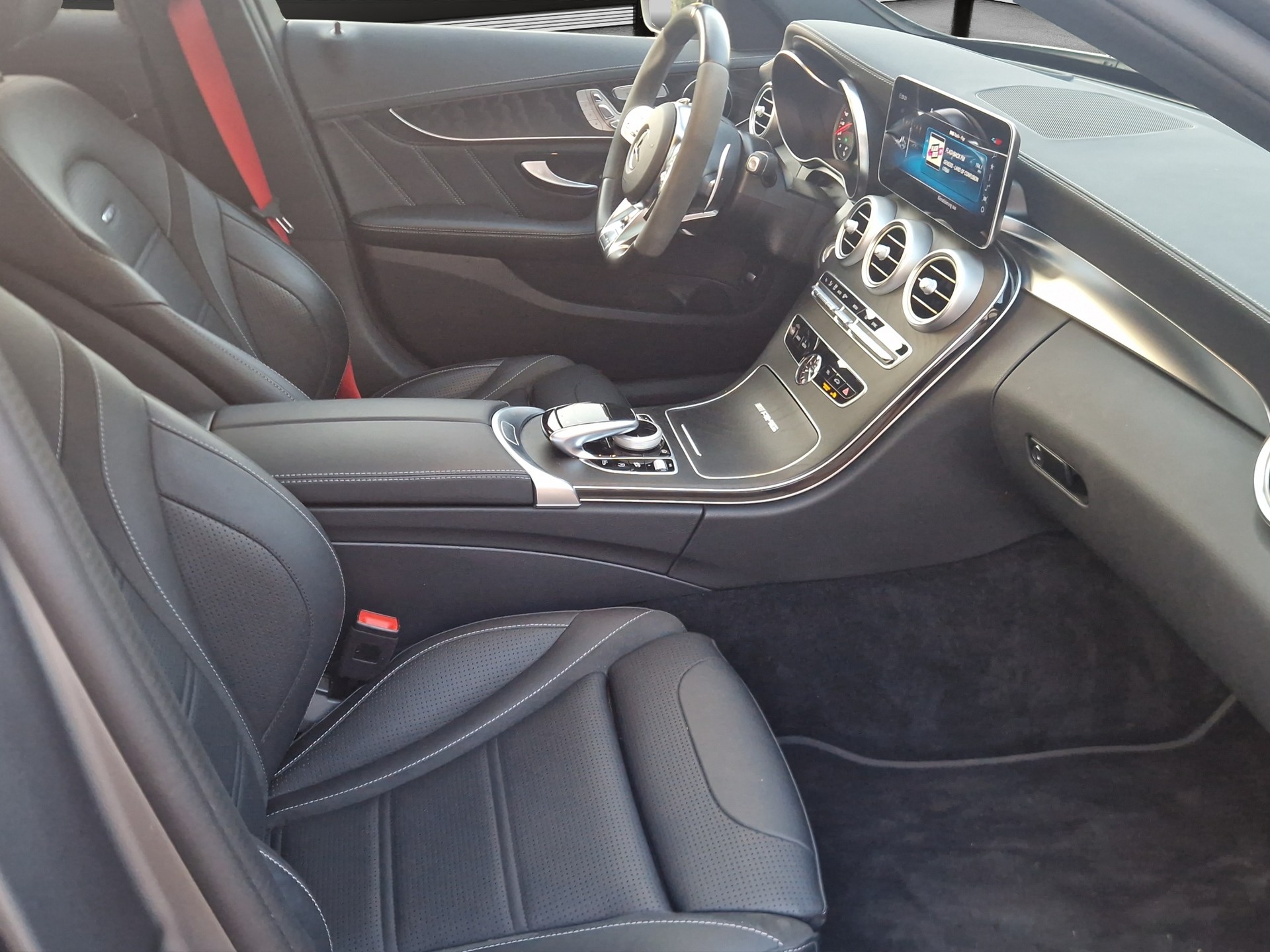 MERCEDES-BENZ C 63 S AMG-image-11