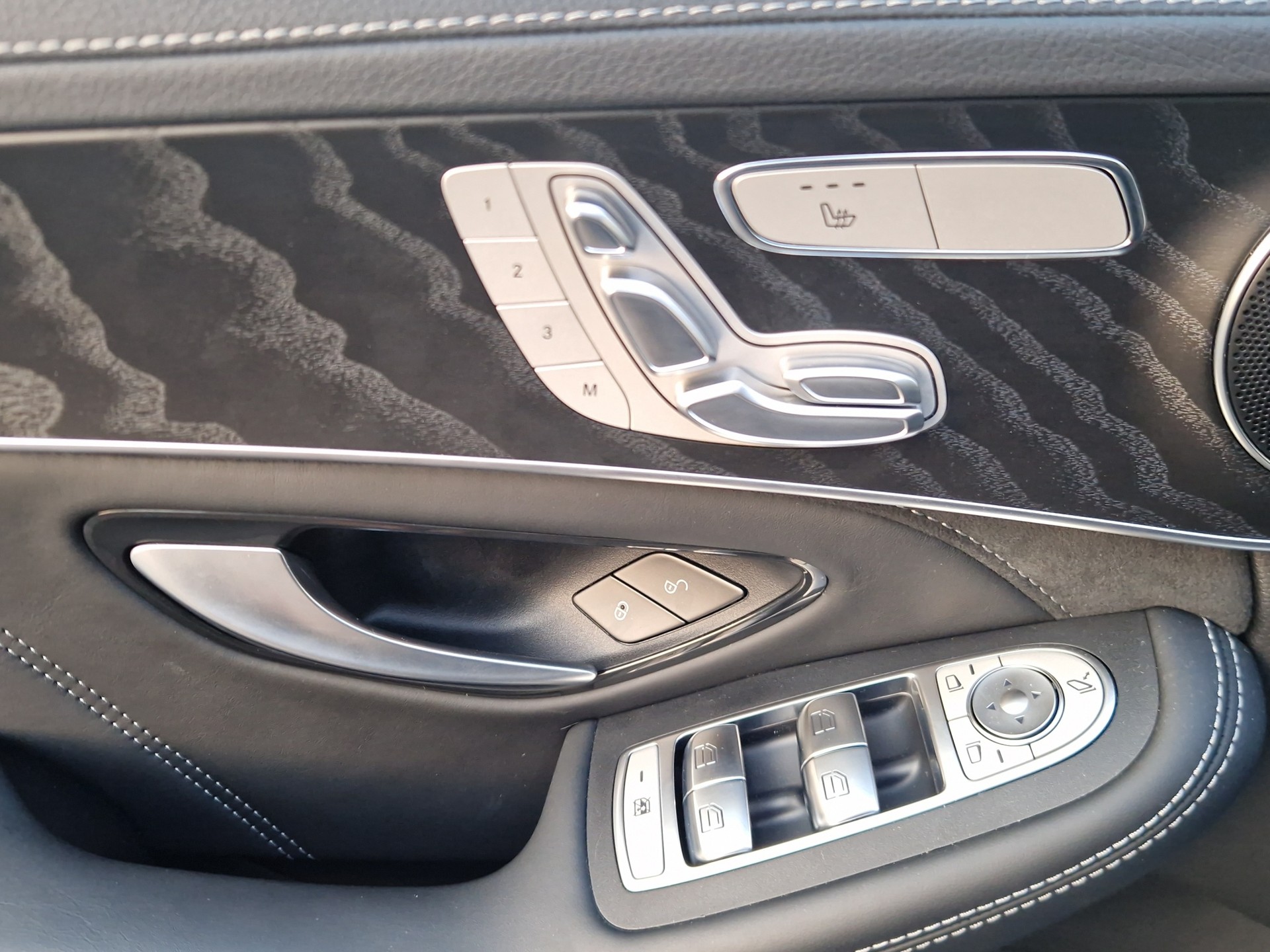 MERCEDES-BENZ C 63 S AMG-image-14