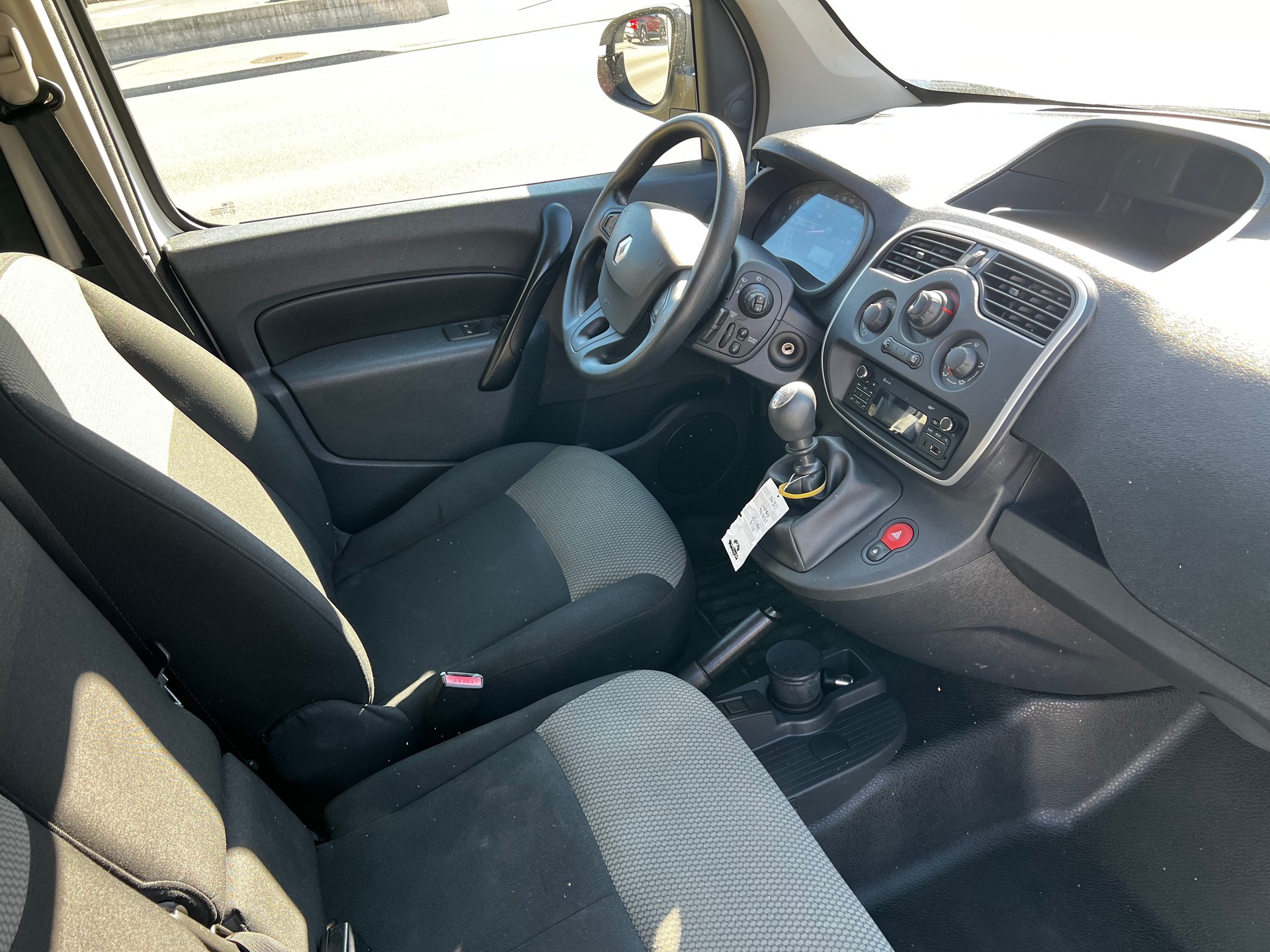 RENAULT Kangoo Medium TCe 115 ENERGY First Access-image-7
