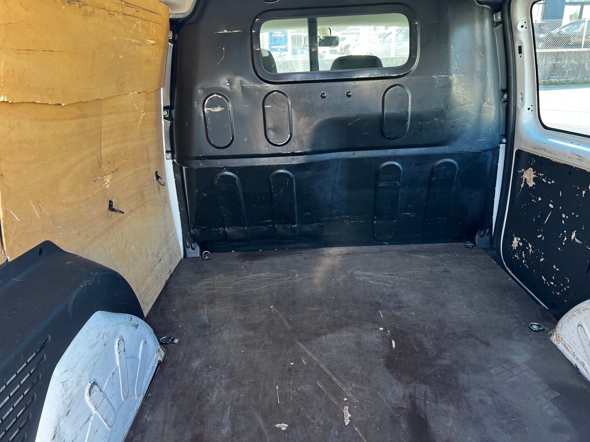 RENAULT Kangoo Medium TCe 115 ENERGY First Access-image-11