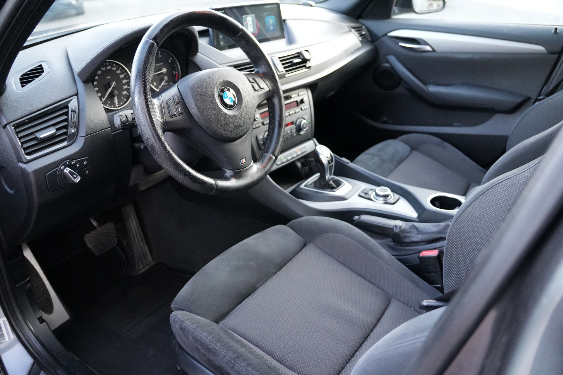 BMW X1 xDrive 20d Steptronic M Sport-image-8