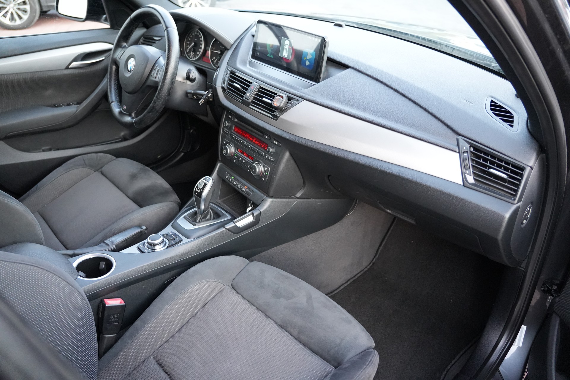 BMW X1 xDrive 20d Steptronic M Sport-image-10