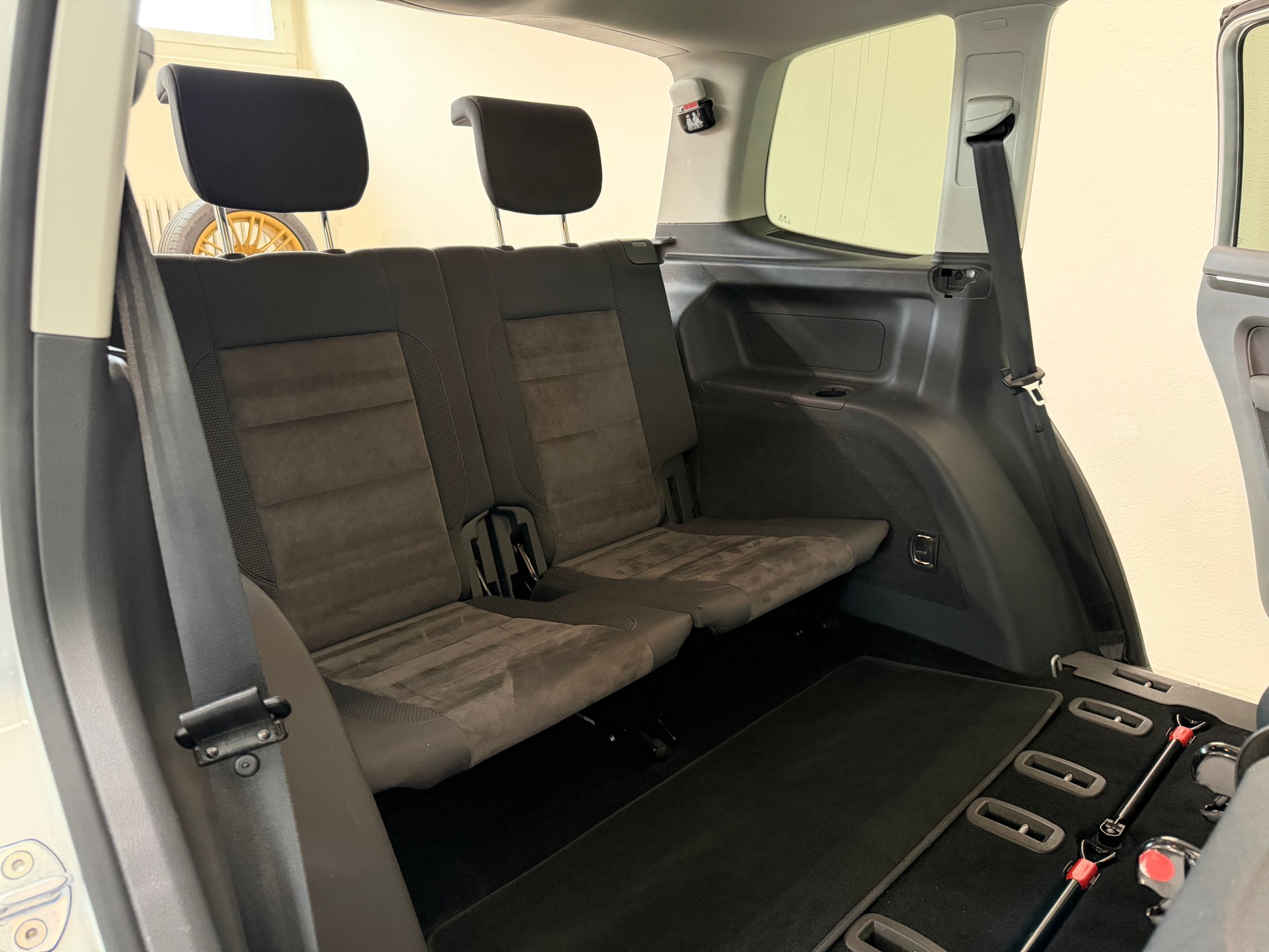 VW Touran 2.0 TDI BlueMotion Technology Highline-image-14