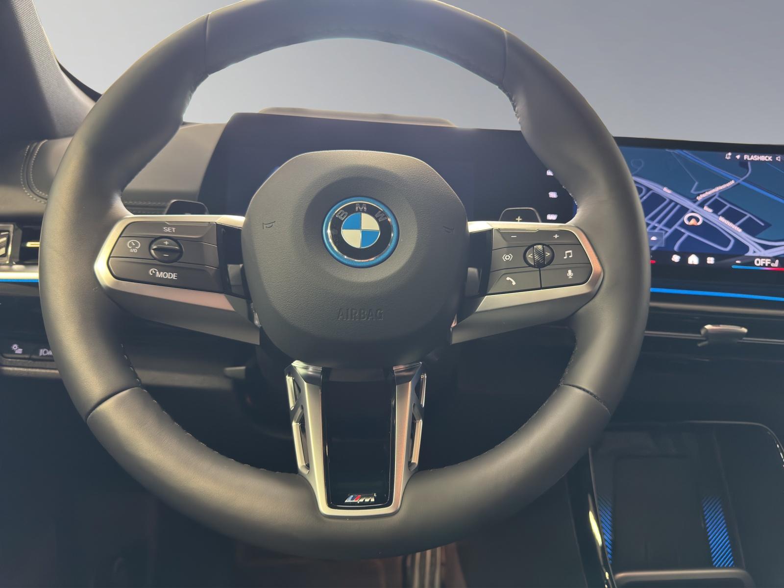 BMW X1 30e xDrive paddles-image-11