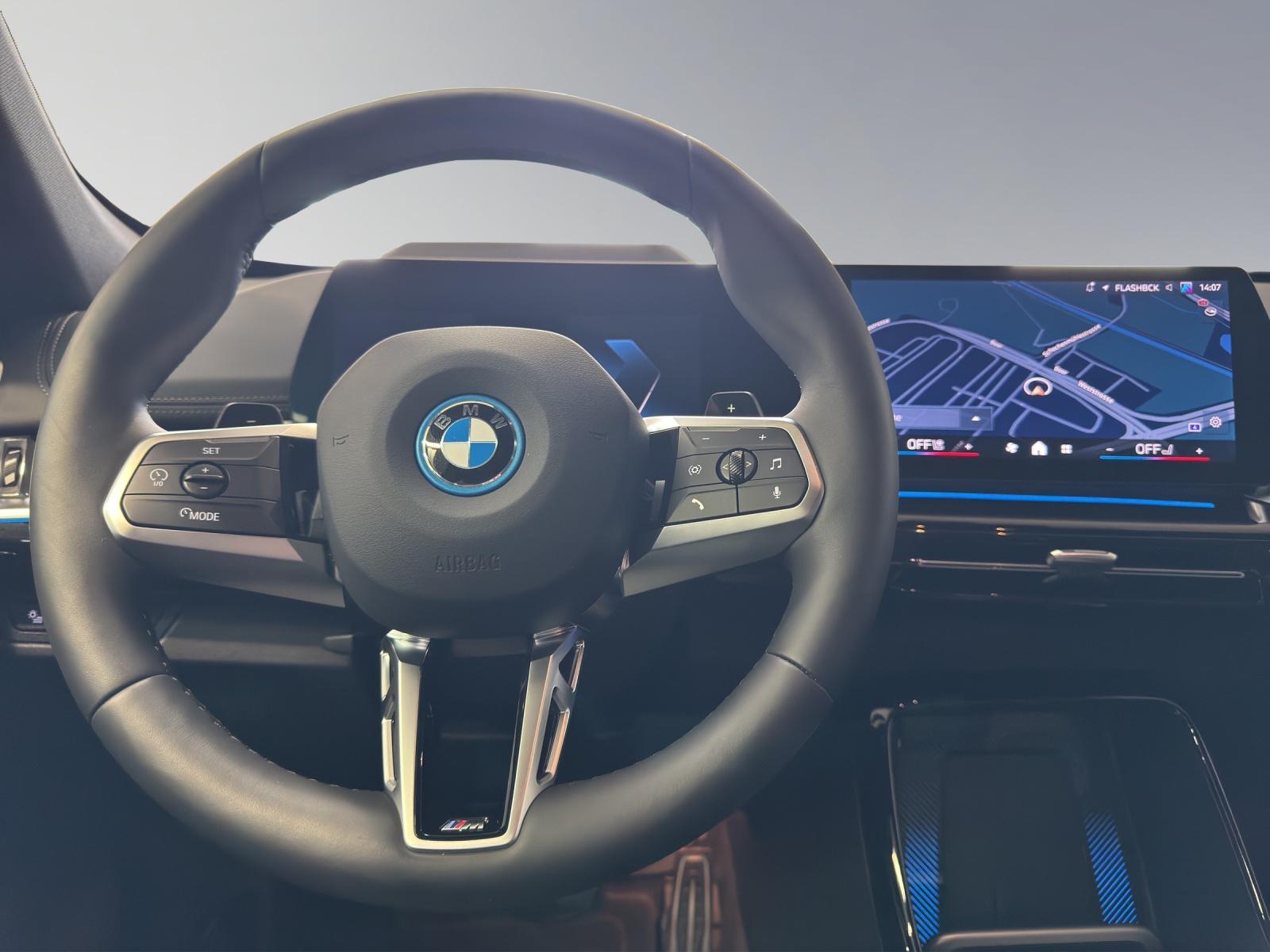 BMW X1 30e xDrive paddles-image-10