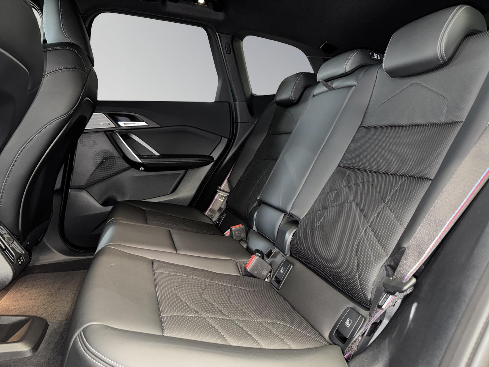 BMW X1 30e xDrive paddles-image-9
