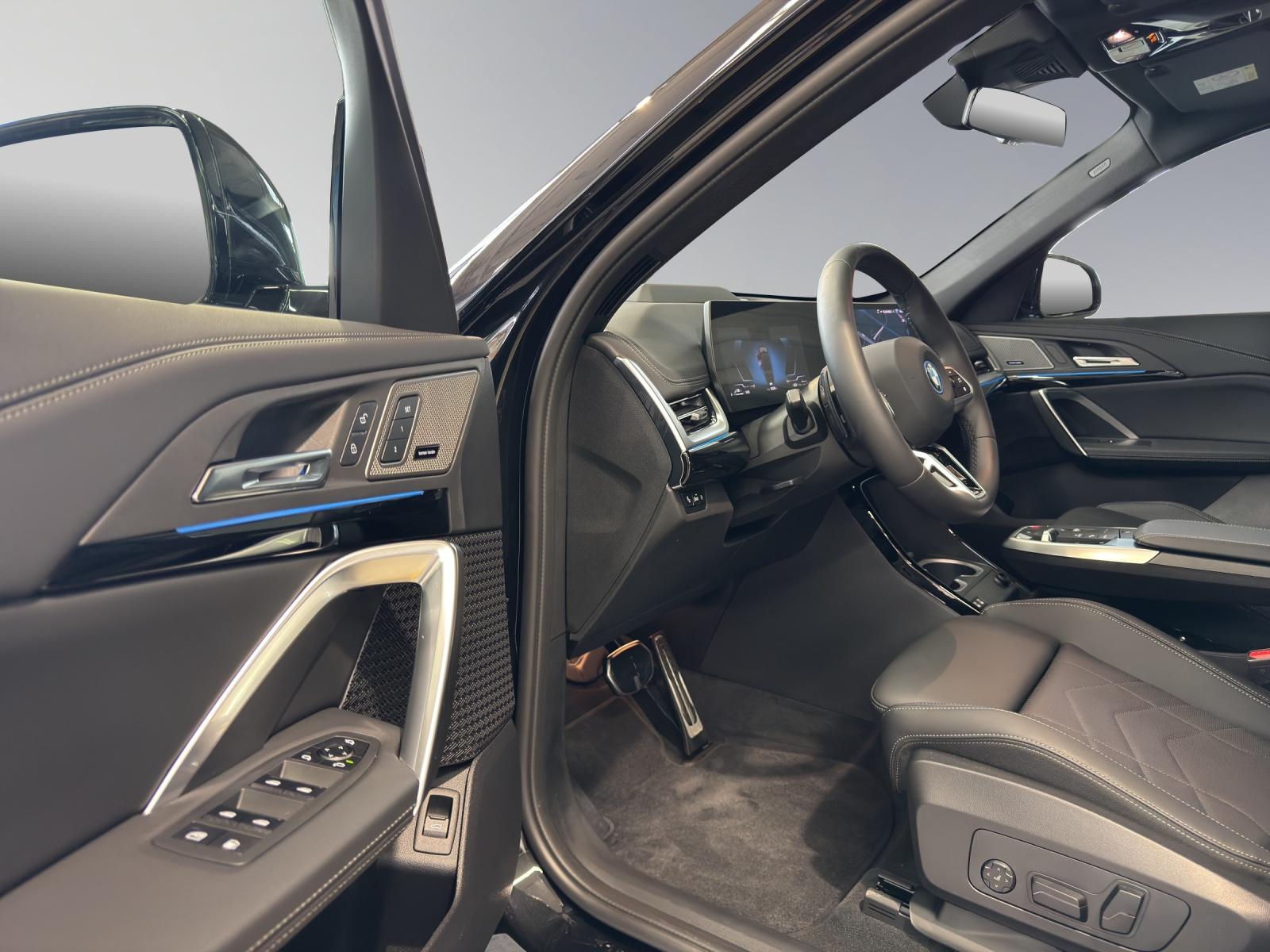 BMW X1 30e xDrive paddles-image-4