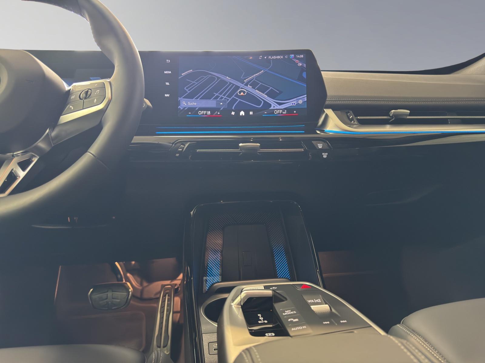 BMW X1 30e xDrive paddles-image-12