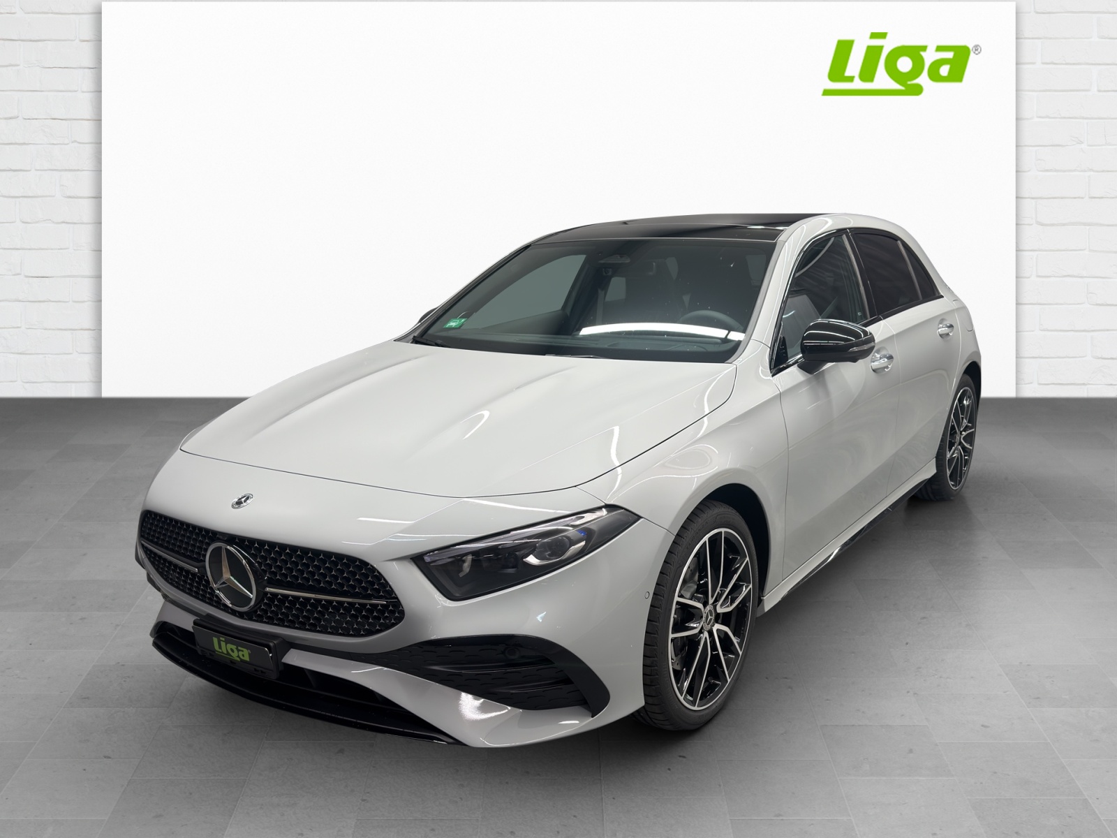 MERCEDES-BENZ A 250 e AMG Line EQ Star-image-0