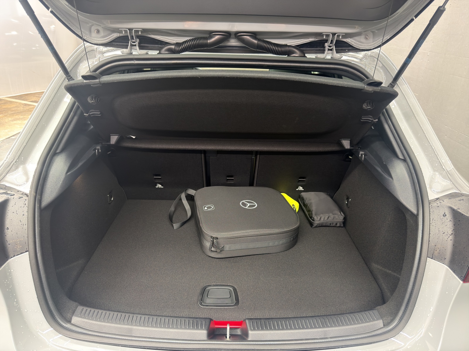 MERCEDES-BENZ A 250 e AMG Line EQ Star-image-10