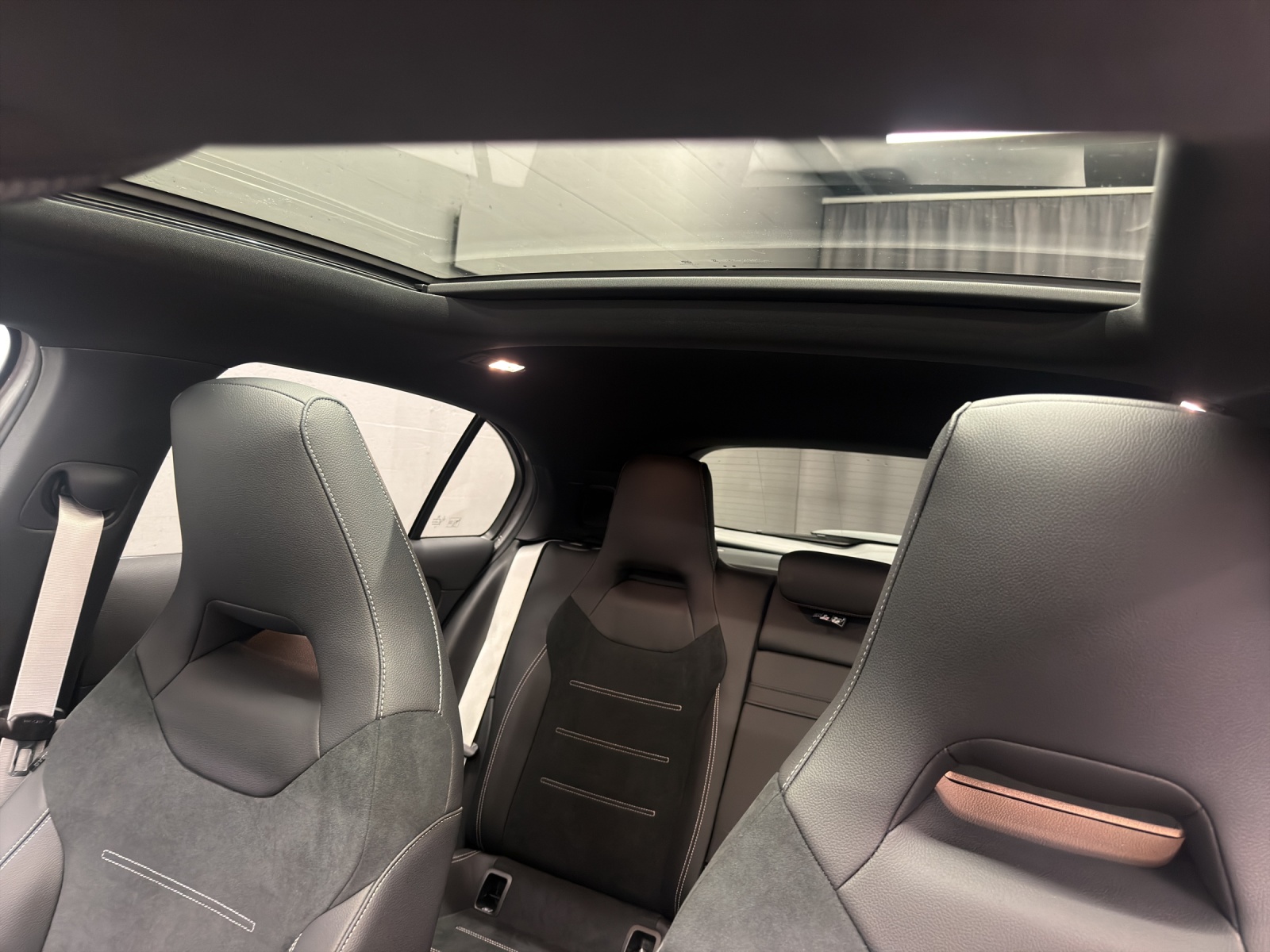 MERCEDES-BENZ A 250 e AMG Line EQ Star-image-11