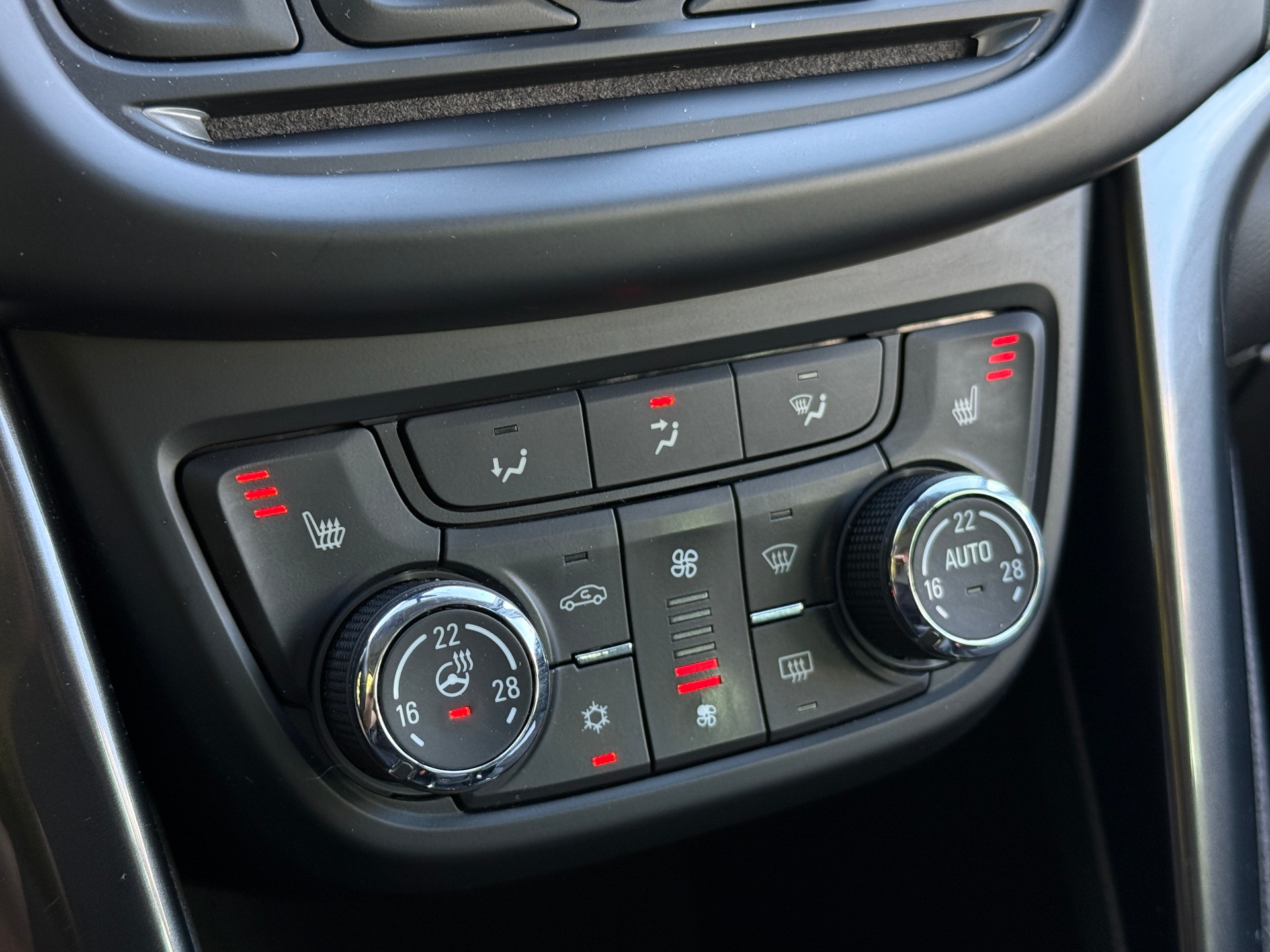 OPEL Zafira Tourer 2.0 CDTi Automatic / 7Plätzer-image-16