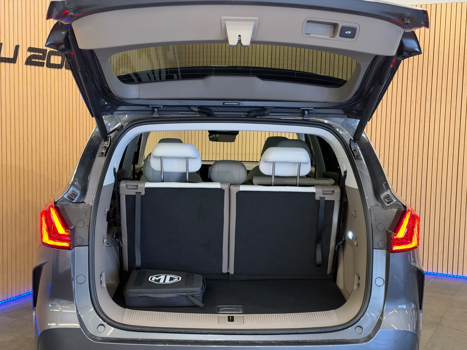 MG S9 1.5 TGDI PHEV Premium / Camden Grey Sofort Lieferbar-image-6