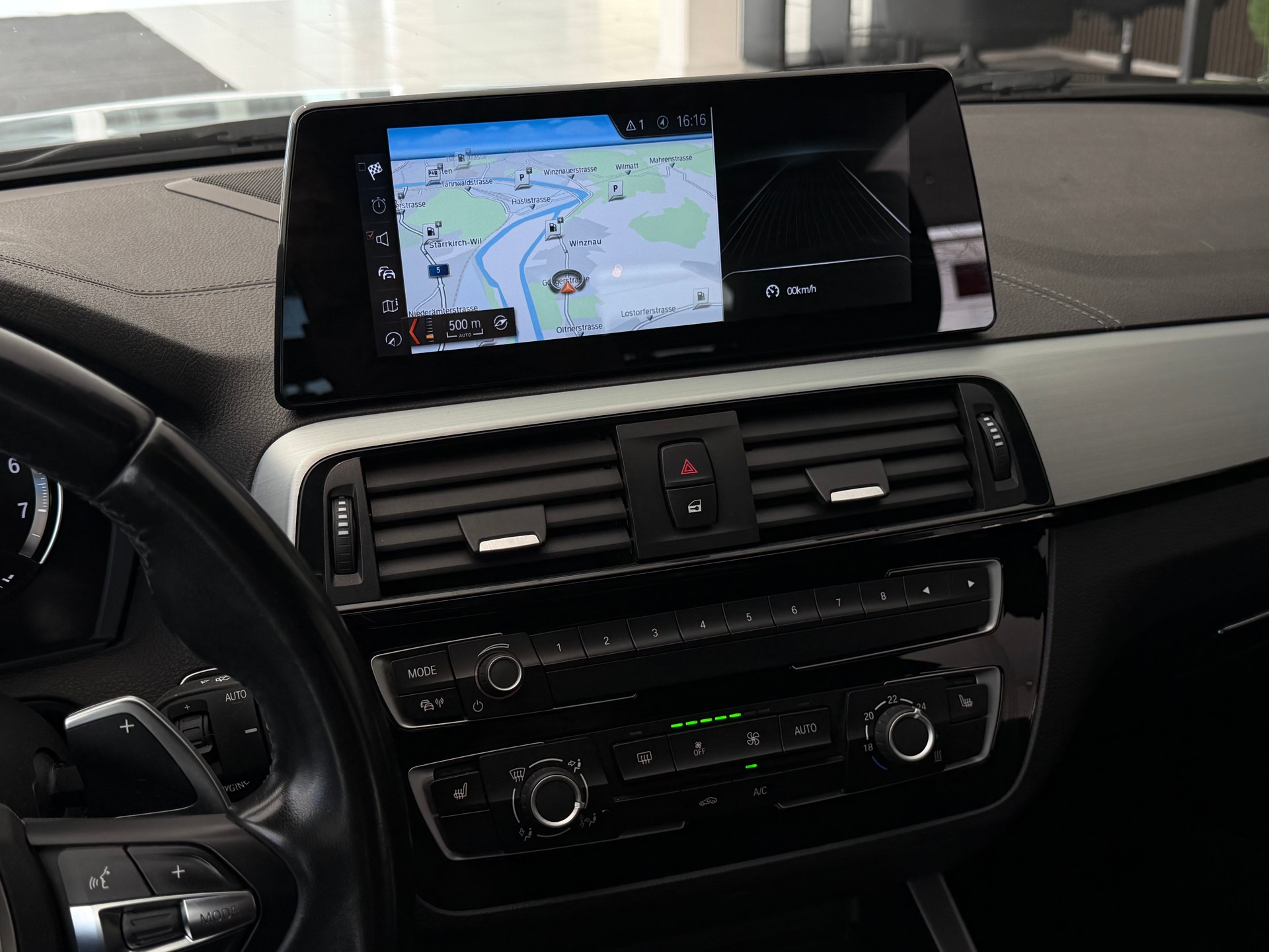 BMW 120i Edition M Sport Steptronic **Frisch ab MFK**-image-24