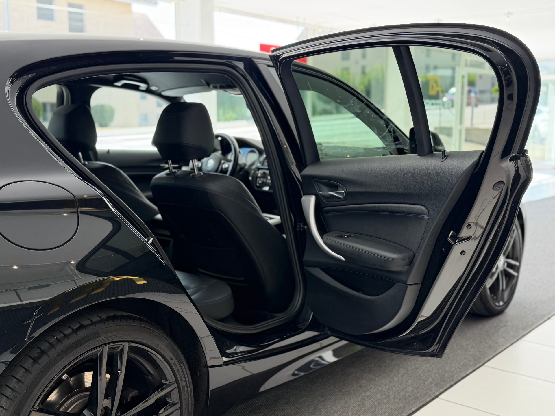 BMW 120i Edition M Sport Steptronic **Frisch ab MFK**-image-18