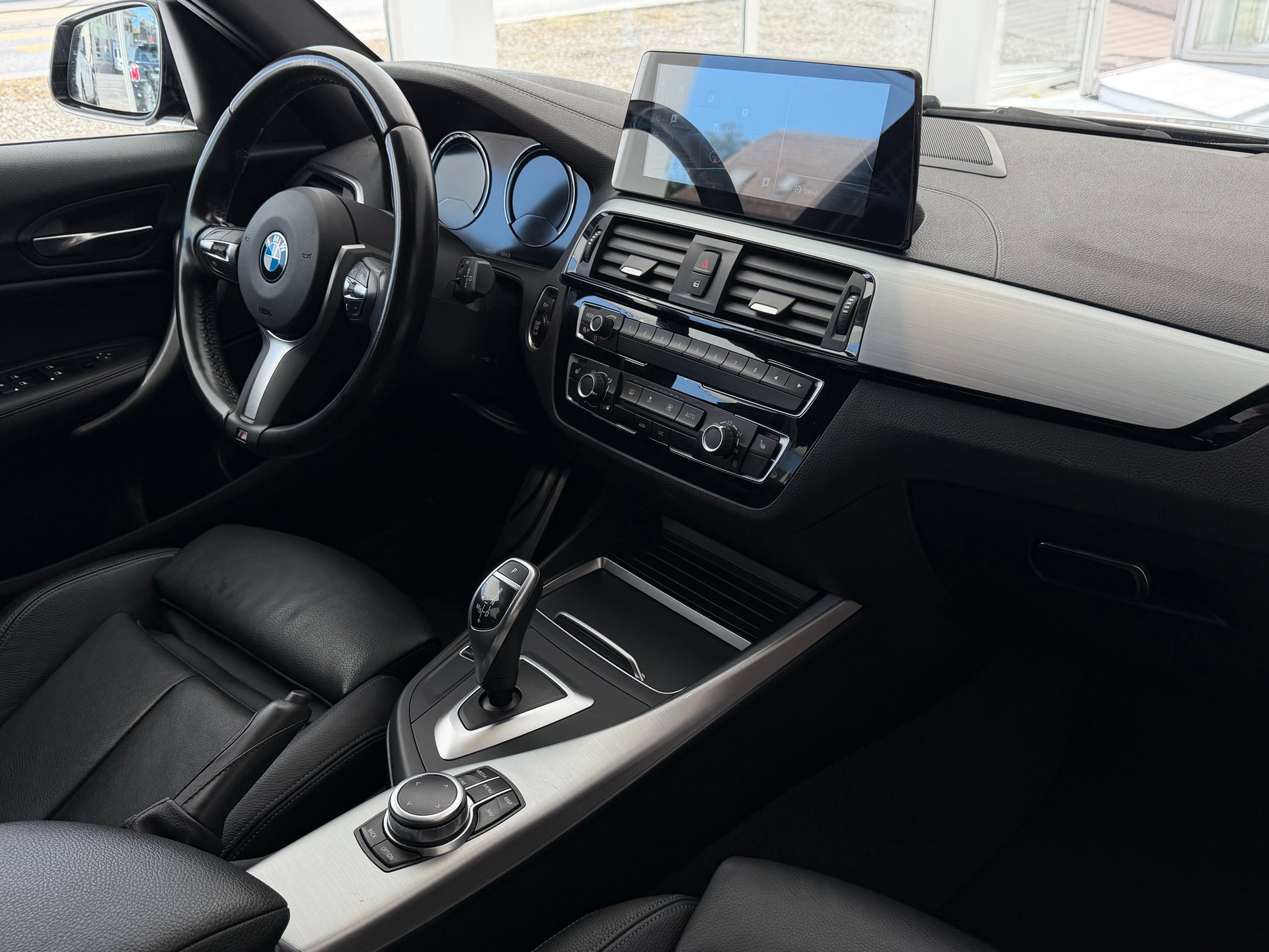 BMW 120i Edition M Sport Steptronic **Frisch ab MFK**-image-17