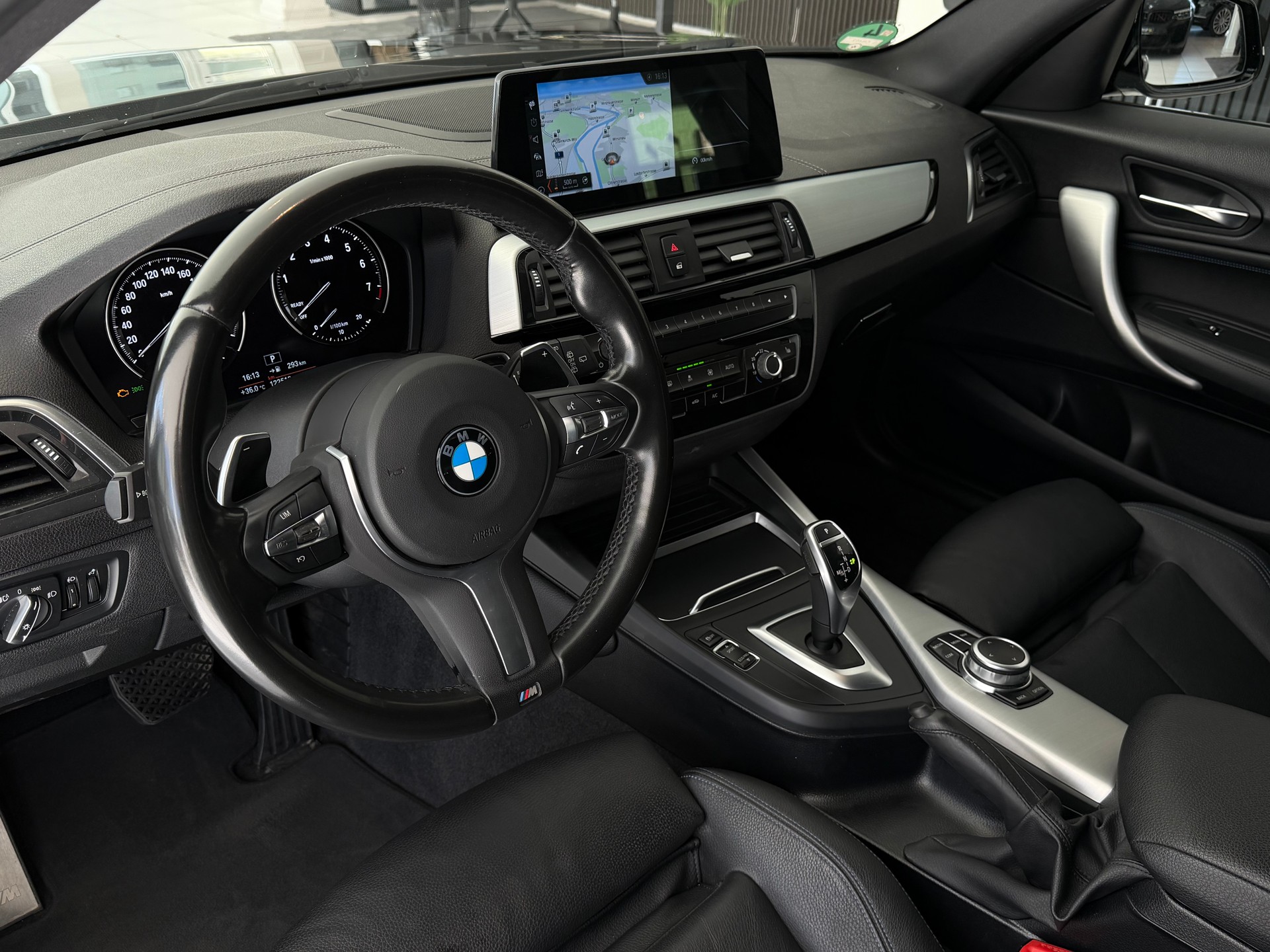 BMW 120i Edition M Sport Steptronic **Frisch ab MFK**-image-12