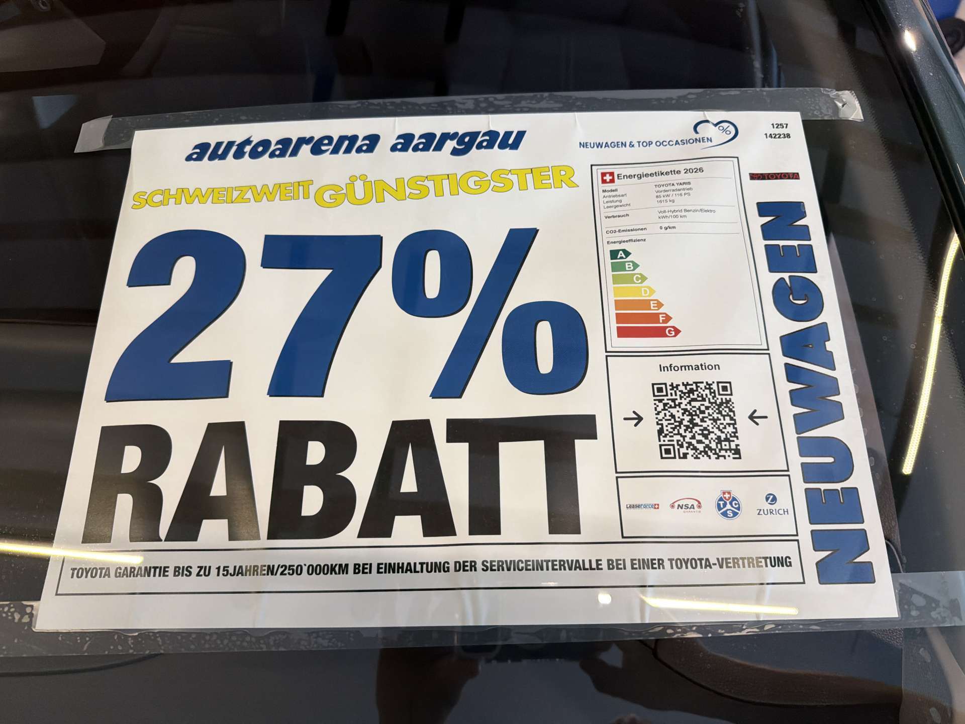 TOYOTA Yaris 1.5 Active Plus+ e-CVT Automat-image-3