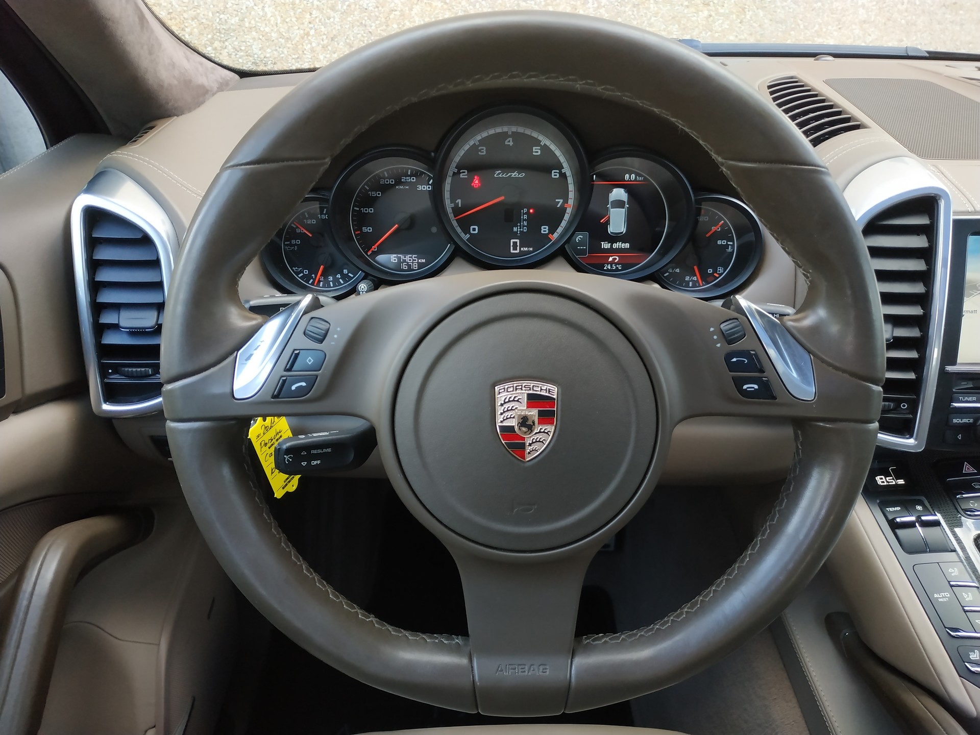 PORSCHE Cayenne Turbo-image-17