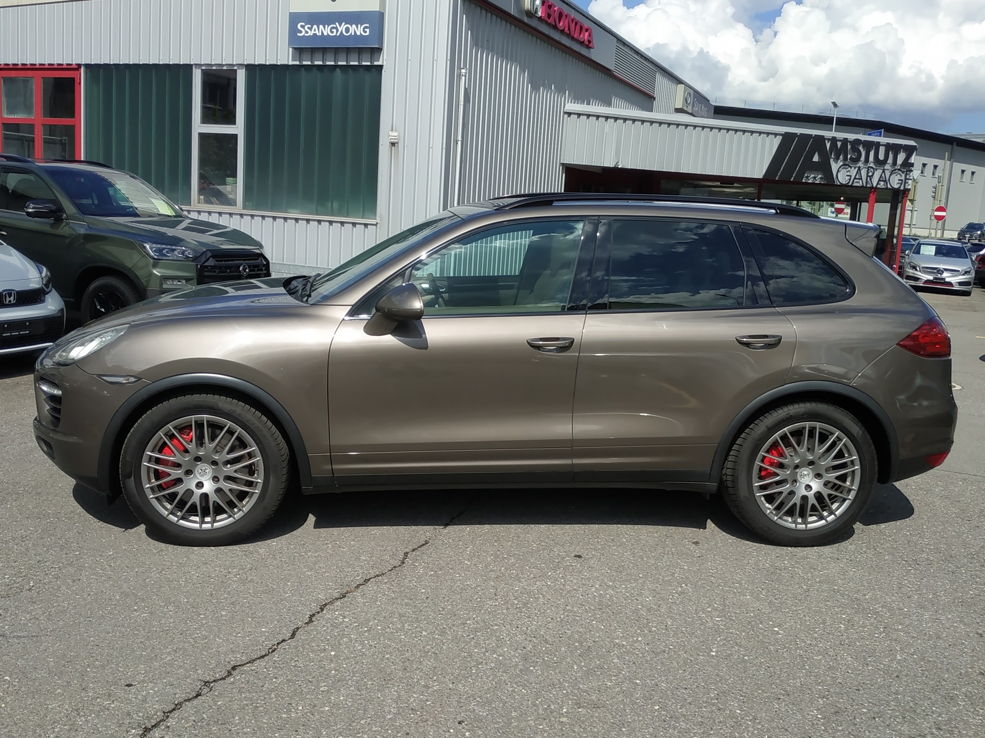 PORSCHE Cayenne Turbo-image-8
