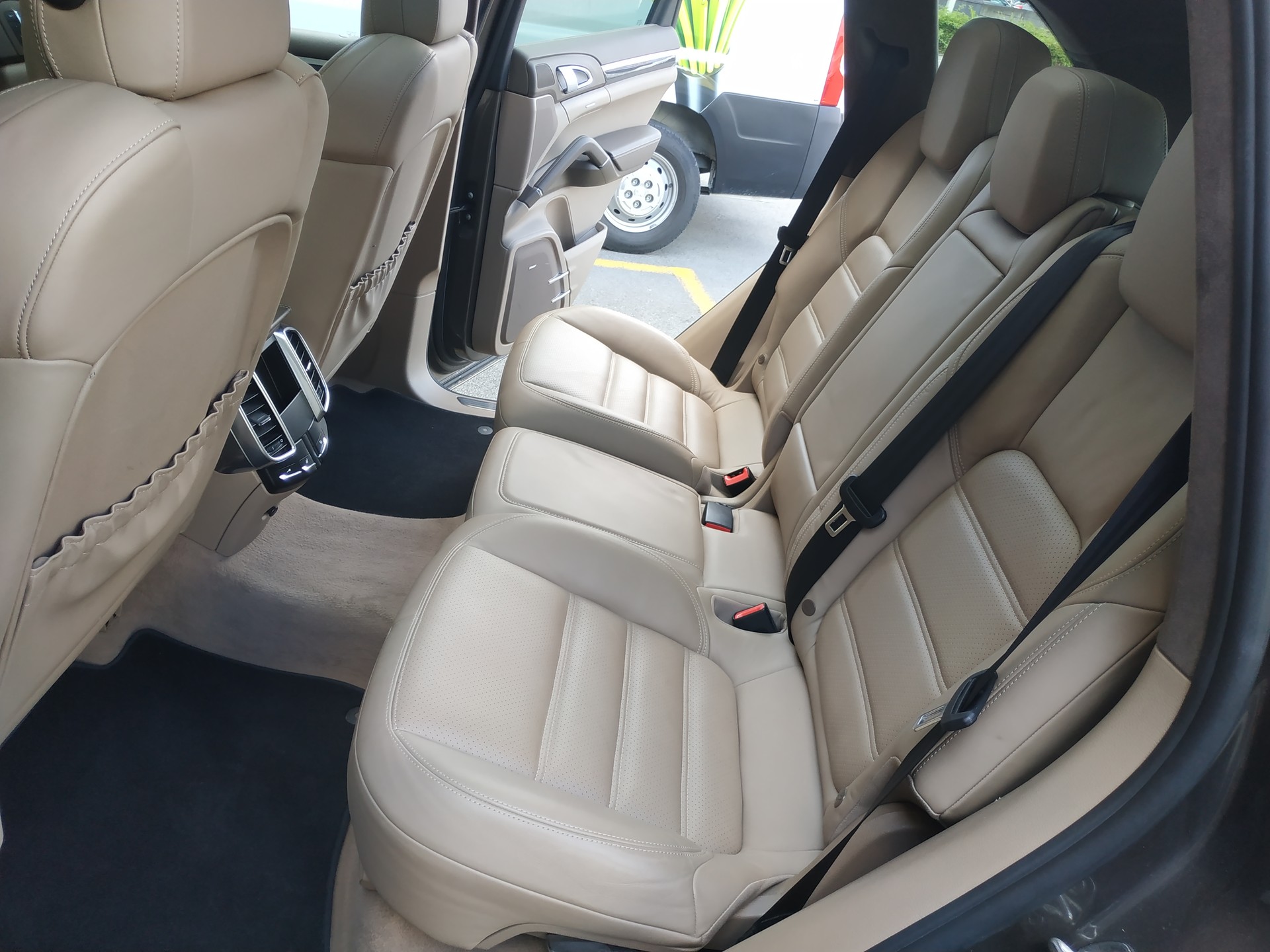 PORSCHE Cayenne Turbo-image-20