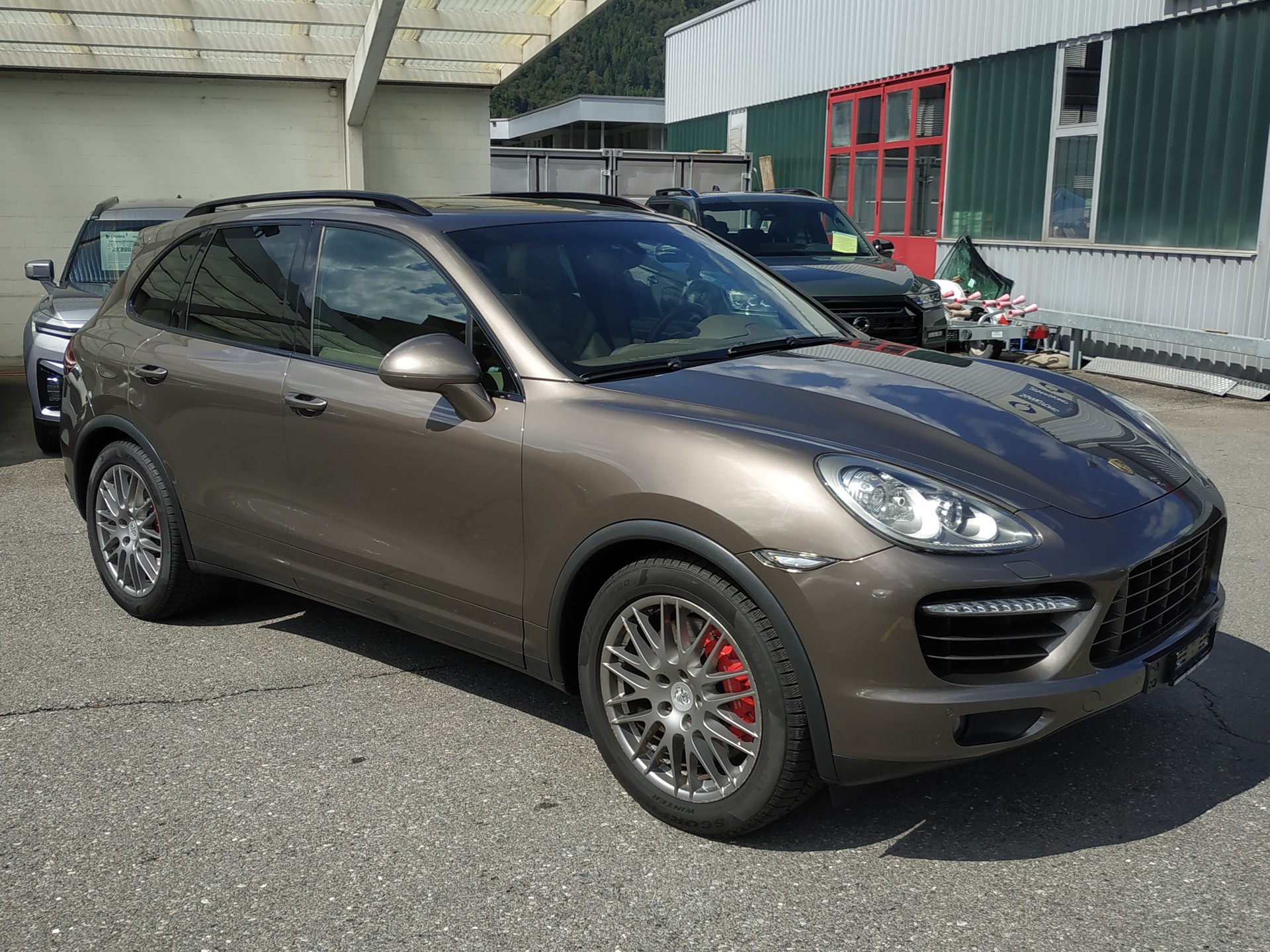 PORSCHE Cayenne Turbo-image-3
