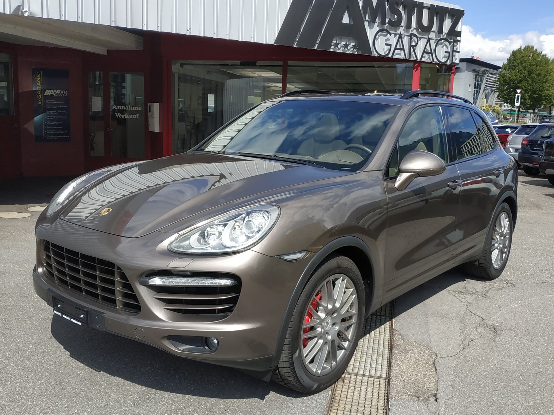 PORSCHE Cayenne Turbo-image-0