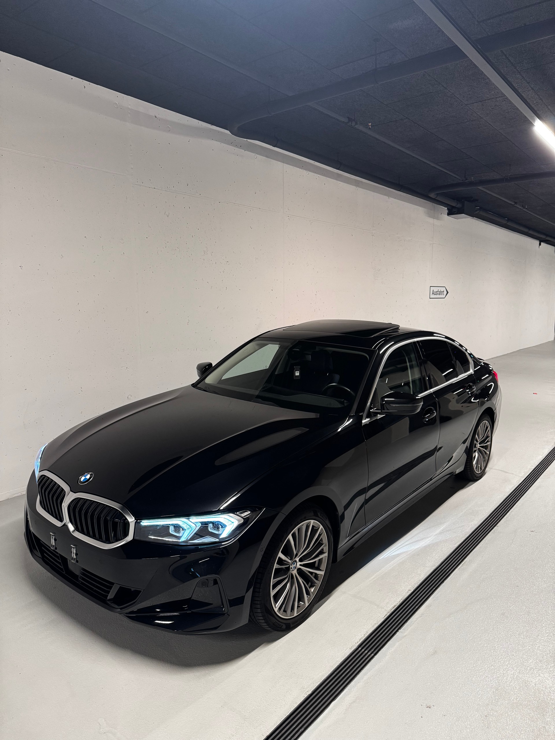 BMW 320d xDrive-image-1