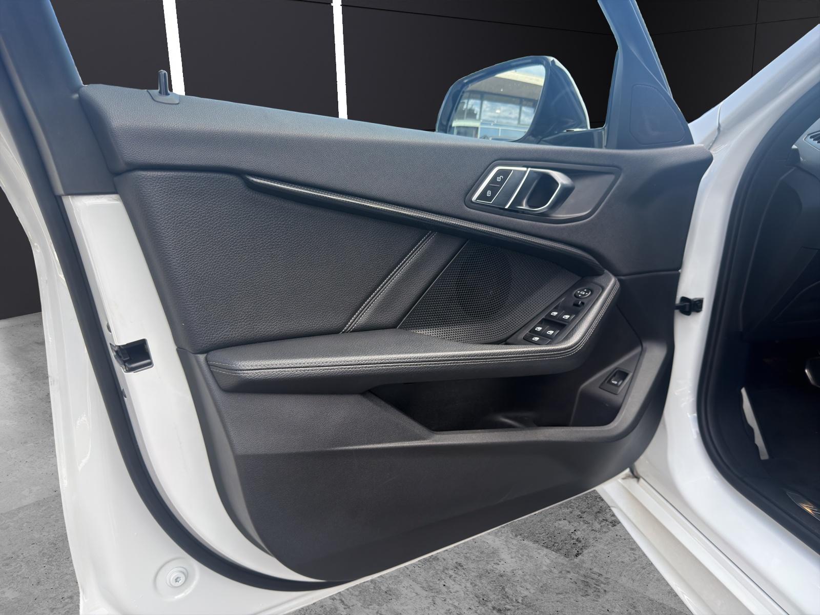 BMW 120d xDrive SAG-image-14