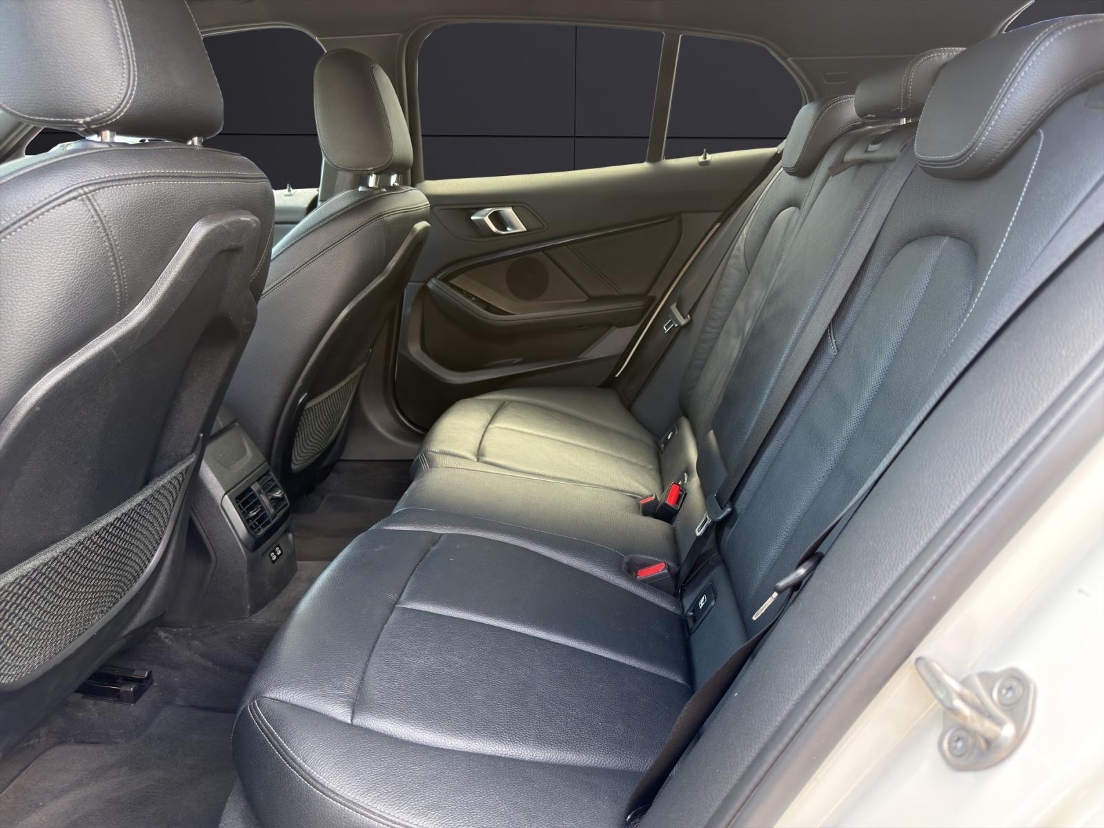 BMW 120d xDrive SAG-image-17
