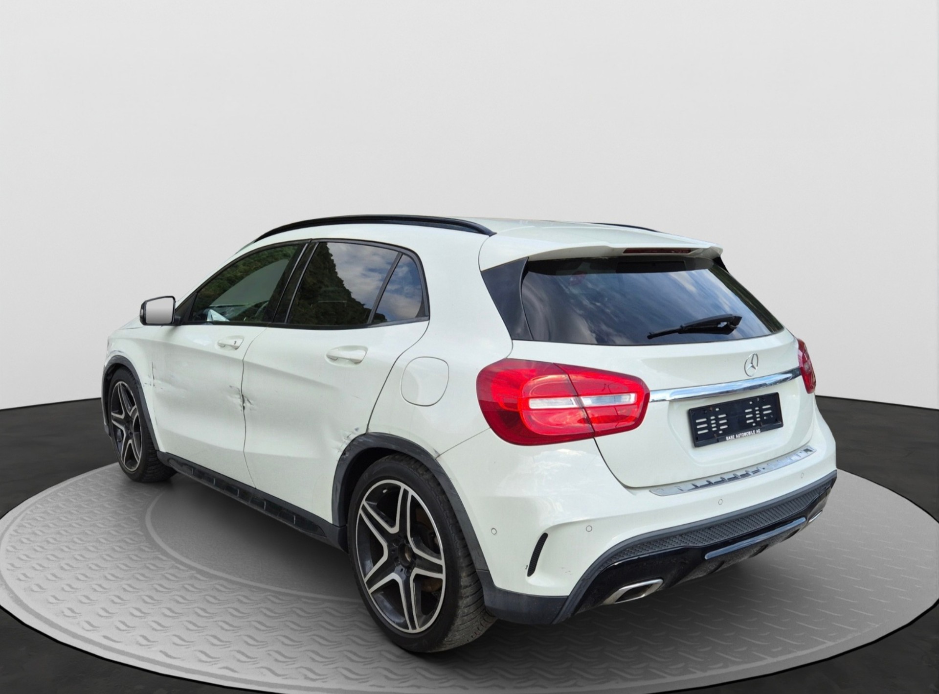 MERCEDES-BENZ GLA 220 CDI AMG Line 7G-DCT-image-6