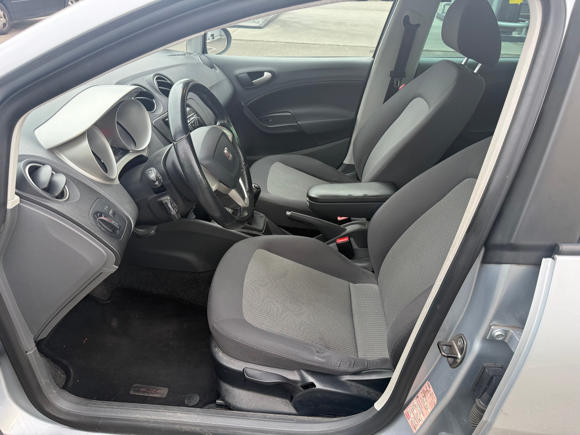 SEAT Ibiza ST 1.6 TDI Style-image-8