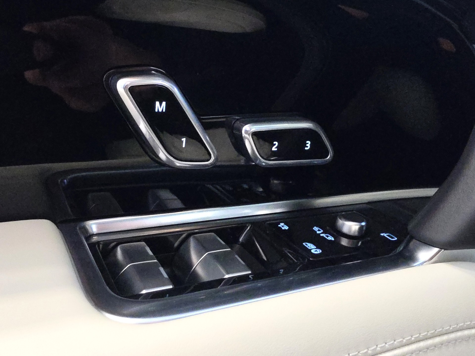 LAND ROVER Range Rover P460e Si6 PHEV Autobiography Automatic-image-13