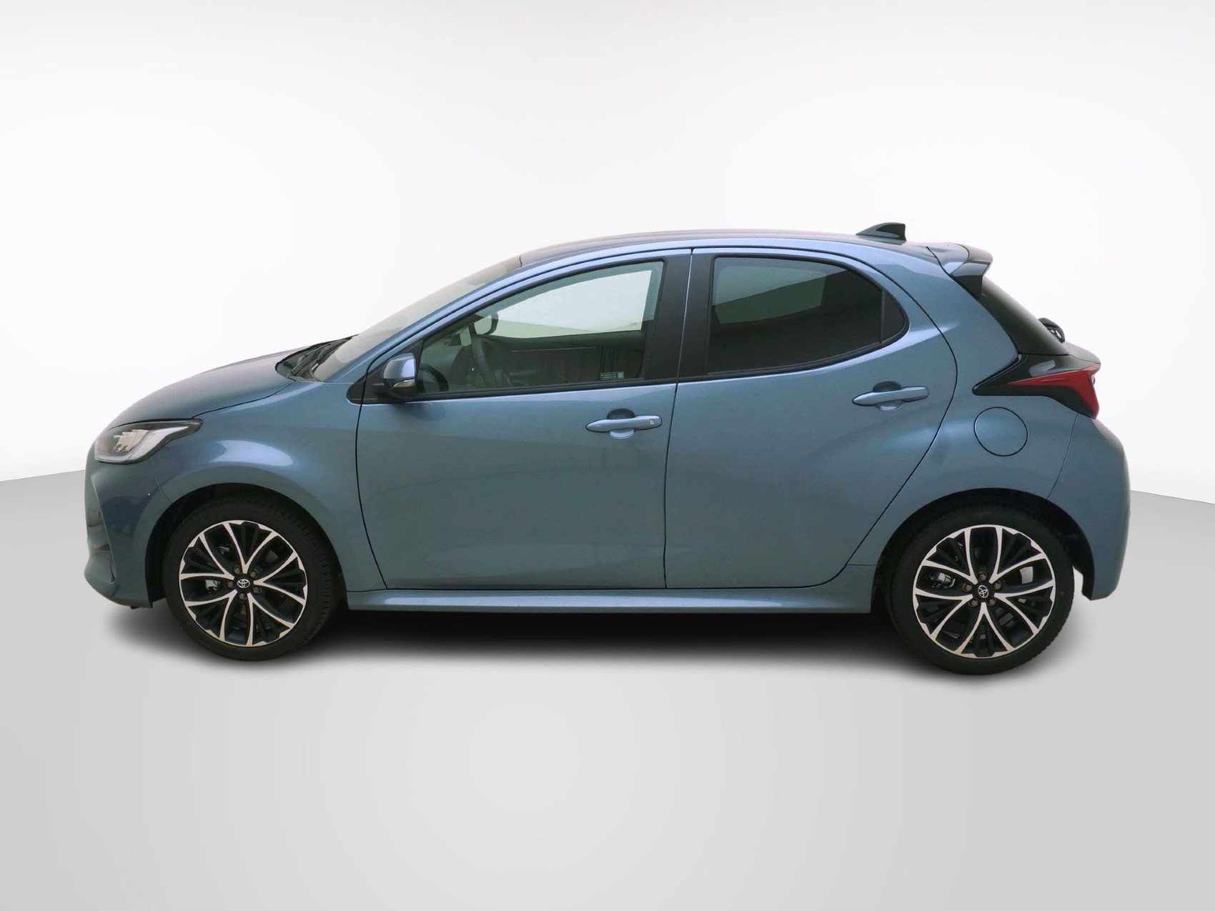 TOYOTA Yaris 1.5 VVT-i HSD Trend-image-1