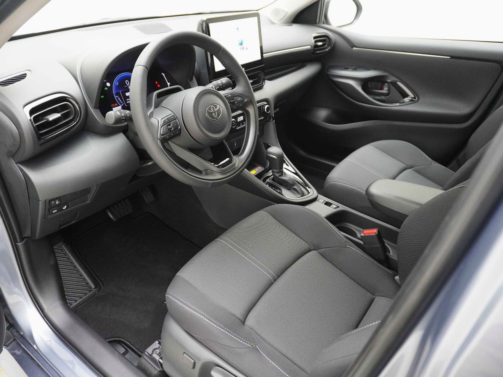 TOYOTA Yaris 1.5 VVT-i HSD Trend-image-7