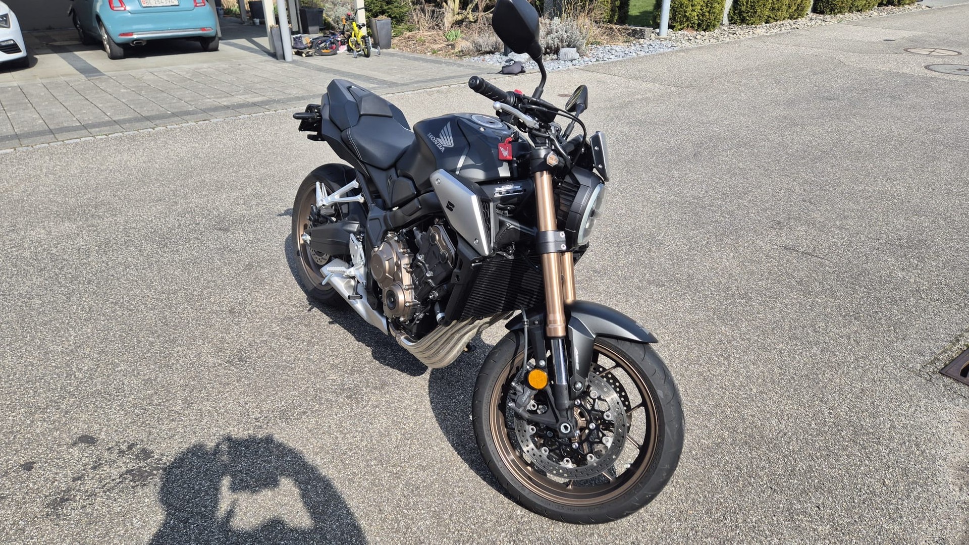 HONDA CB 650 R-image-1