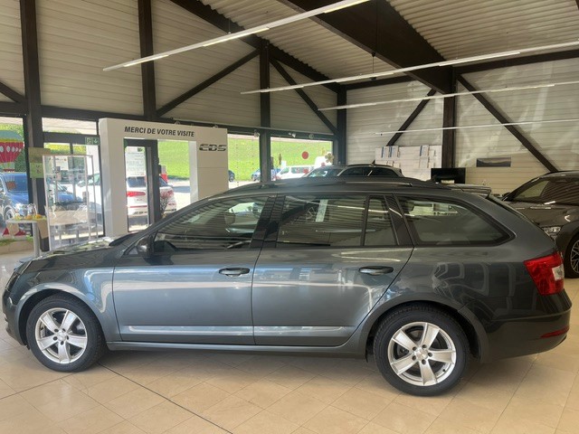 SKODA Octavia Combi 2.0 TDI Ambition 4x4 DSG-image-0