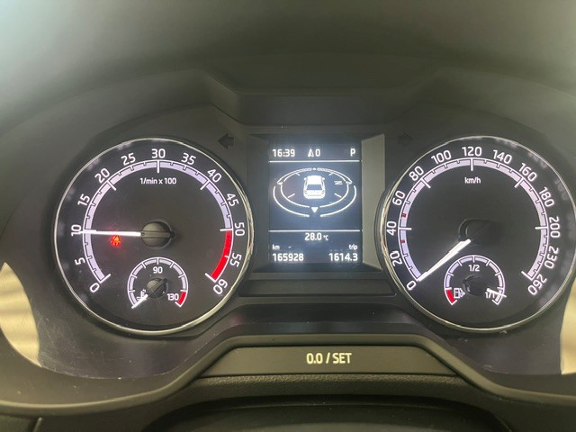 SKODA Octavia Combi 2.0 TDI Ambition 4x4 DSG-image-5