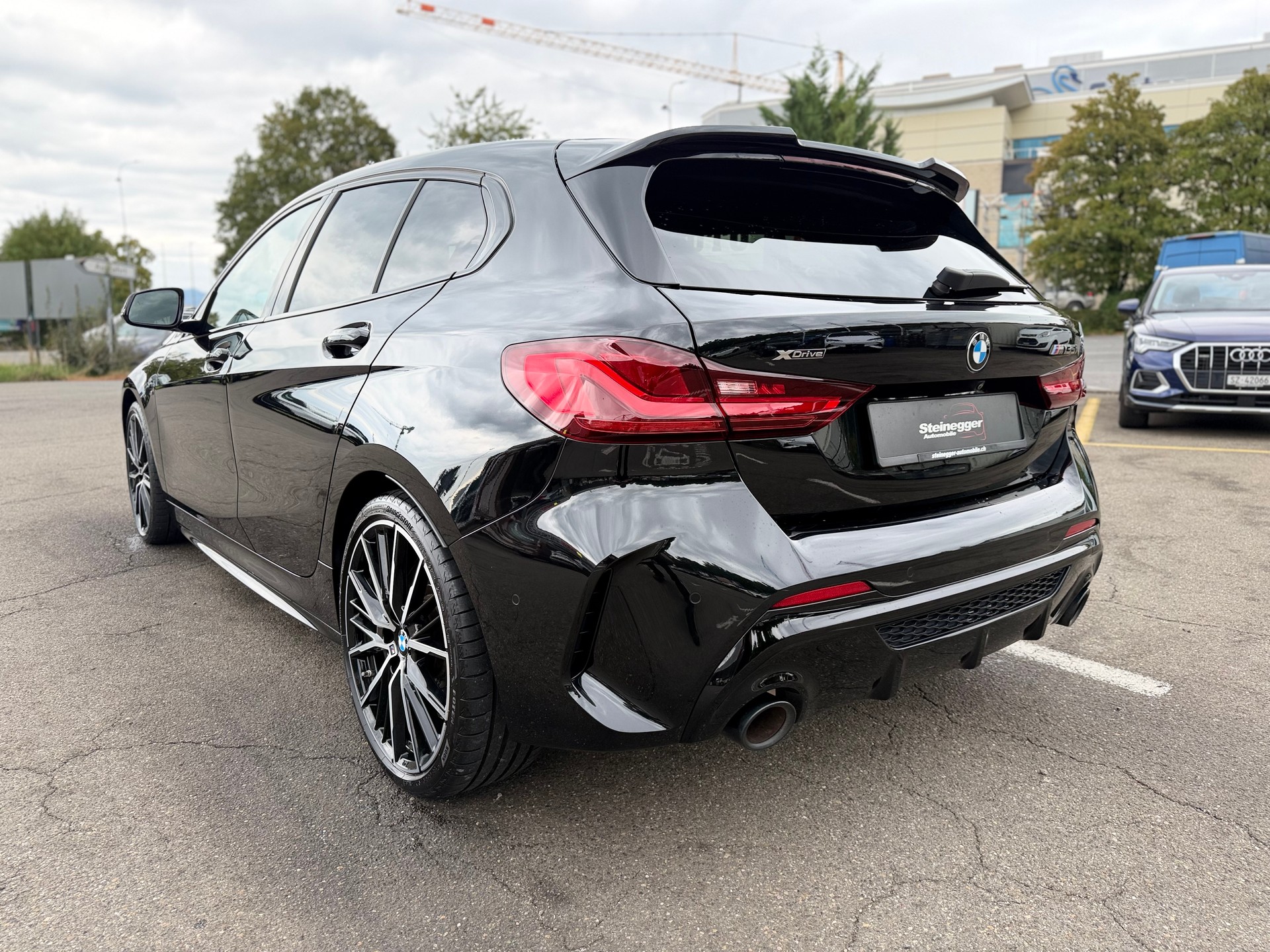 BMW M135i xDrive Steptronic-image-7