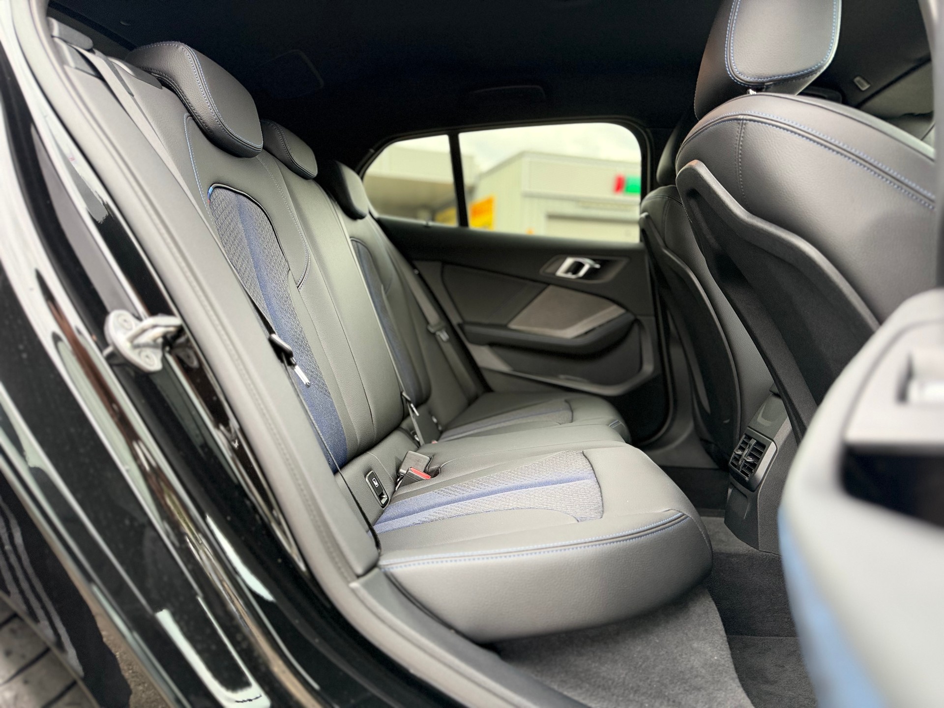 BMW M135i xDrive Steptronic-image-14
